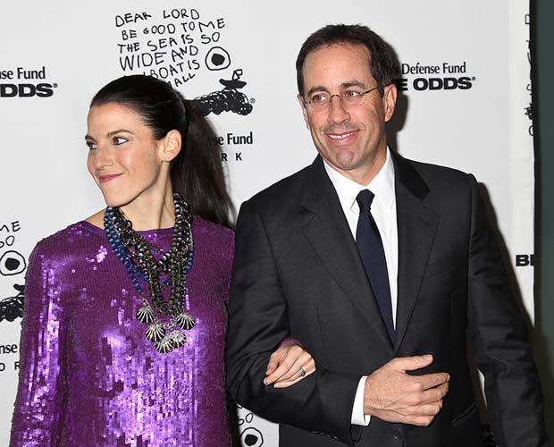 bigstock-NEW-YORK-DECEMBER-Jessi-19830377