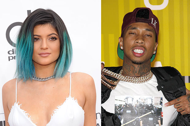 Kylie Jenner And Tyga Hold Hands At AMAs – Celeb Zen